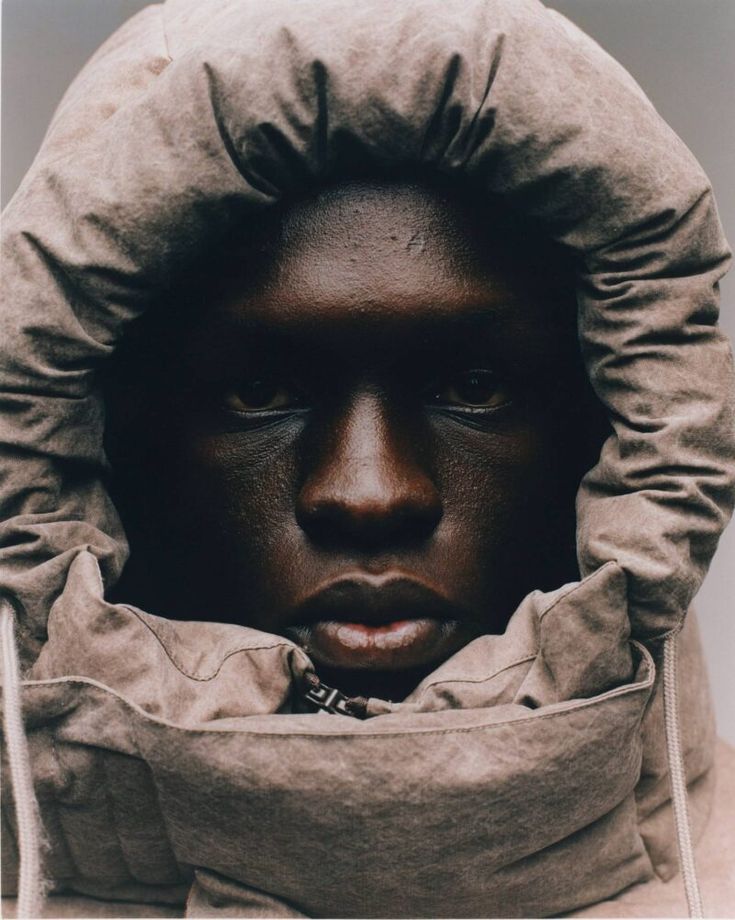 La Identidad como Bandera: Cómo la Ropa se ha Convertido en Nuestra Voz Más Potente